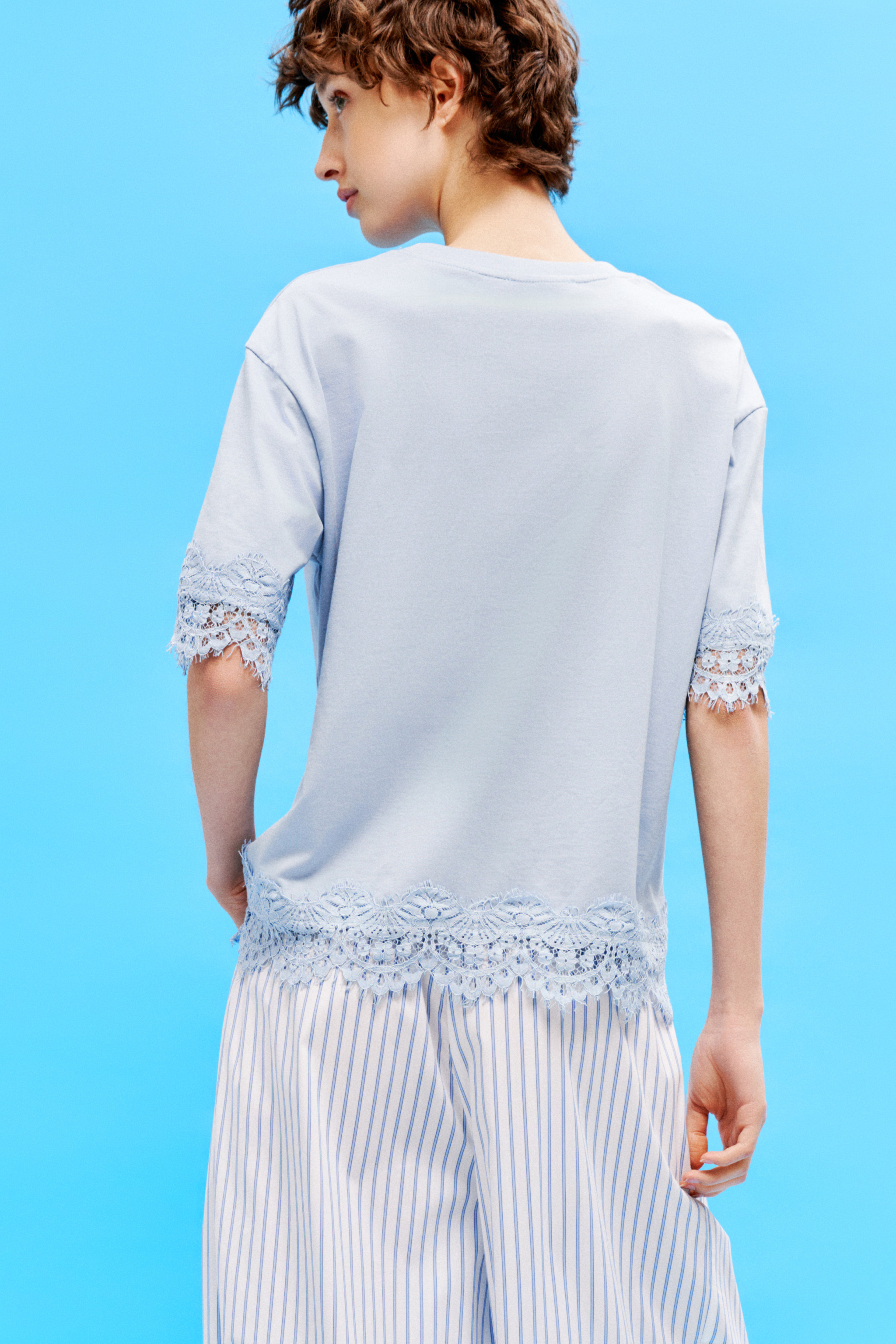 T-SHIRT WITH FLORAL LACE...