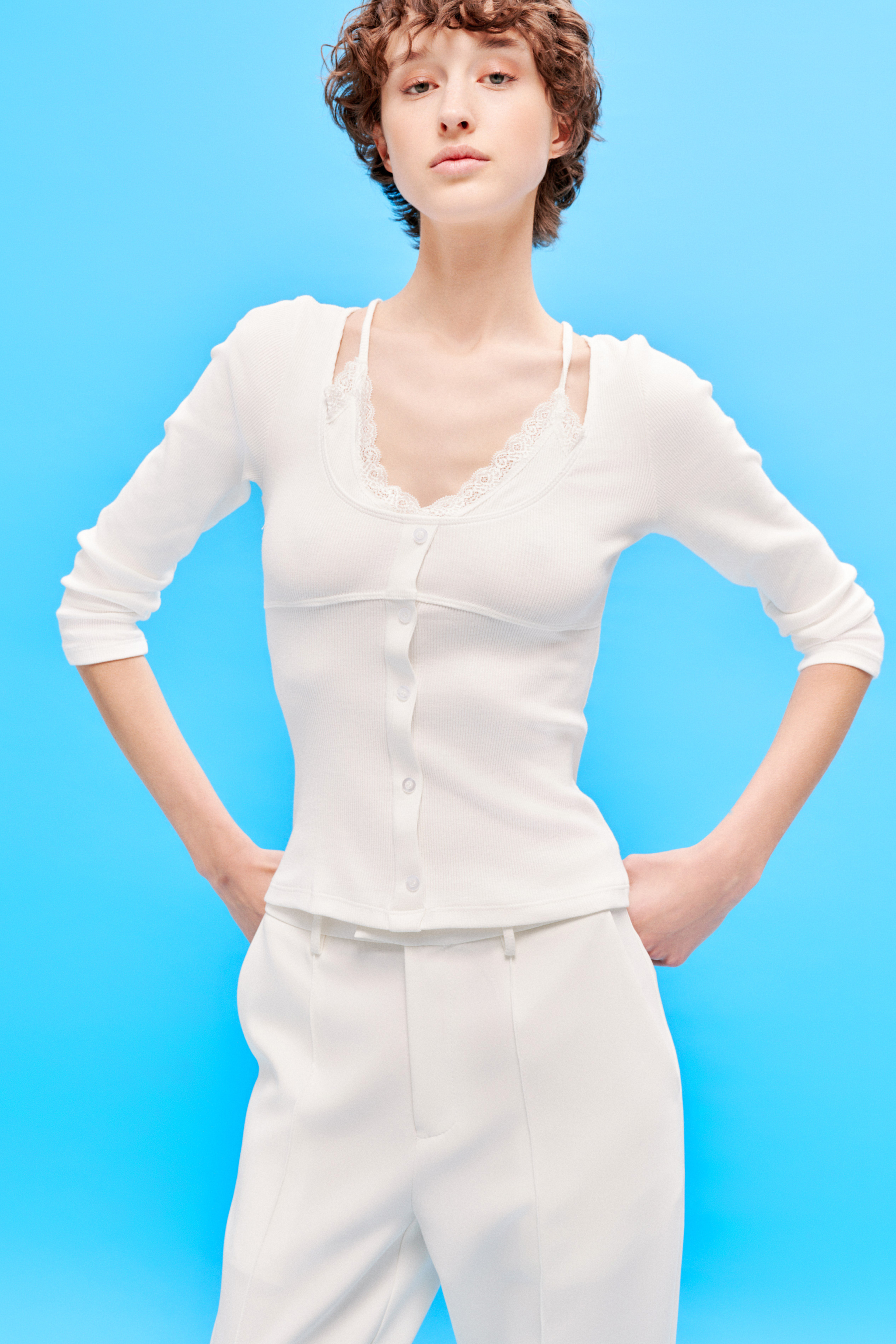 MAGLIA CON PIZZO