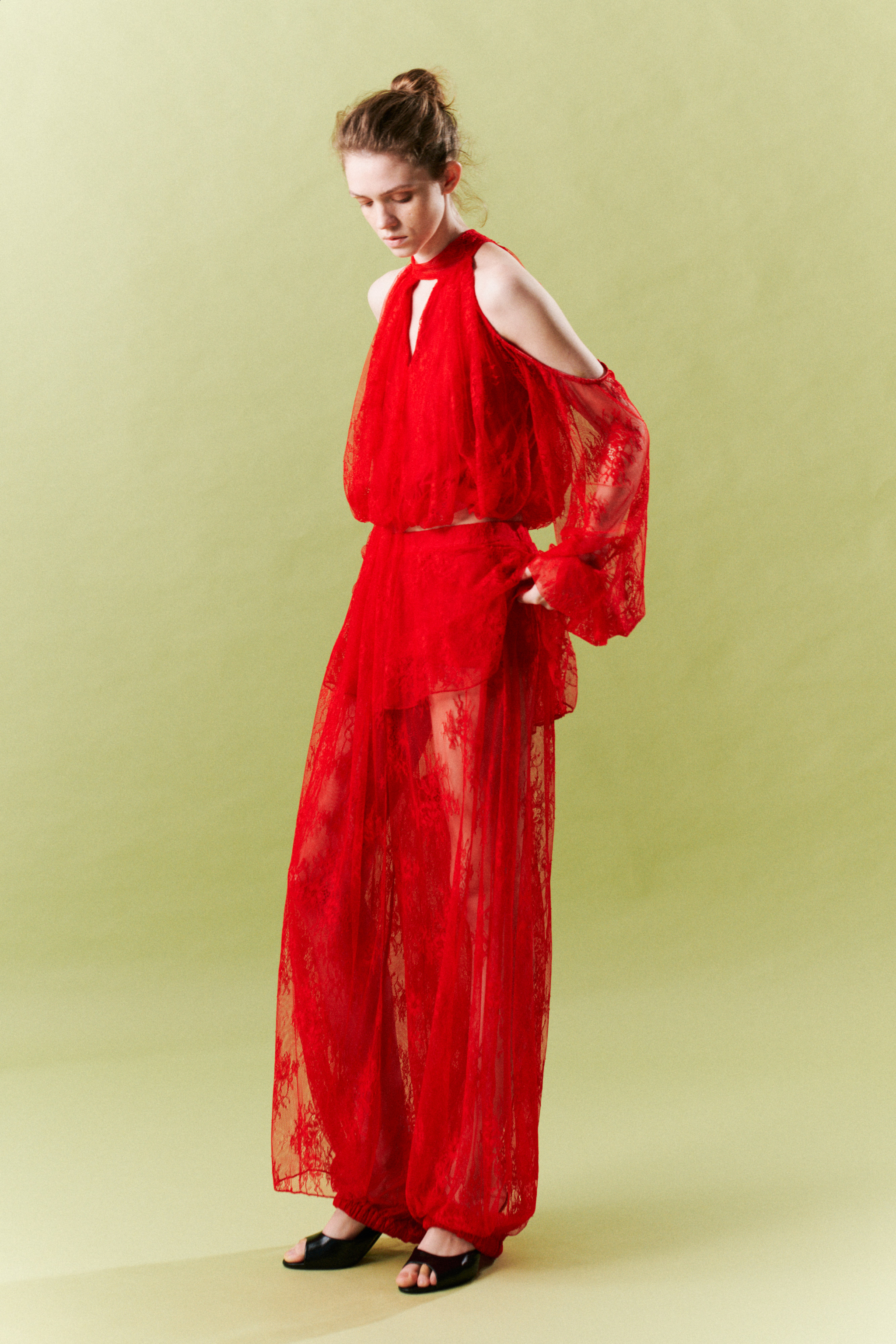 PANTALONI IN PIZZO CON VOLANT