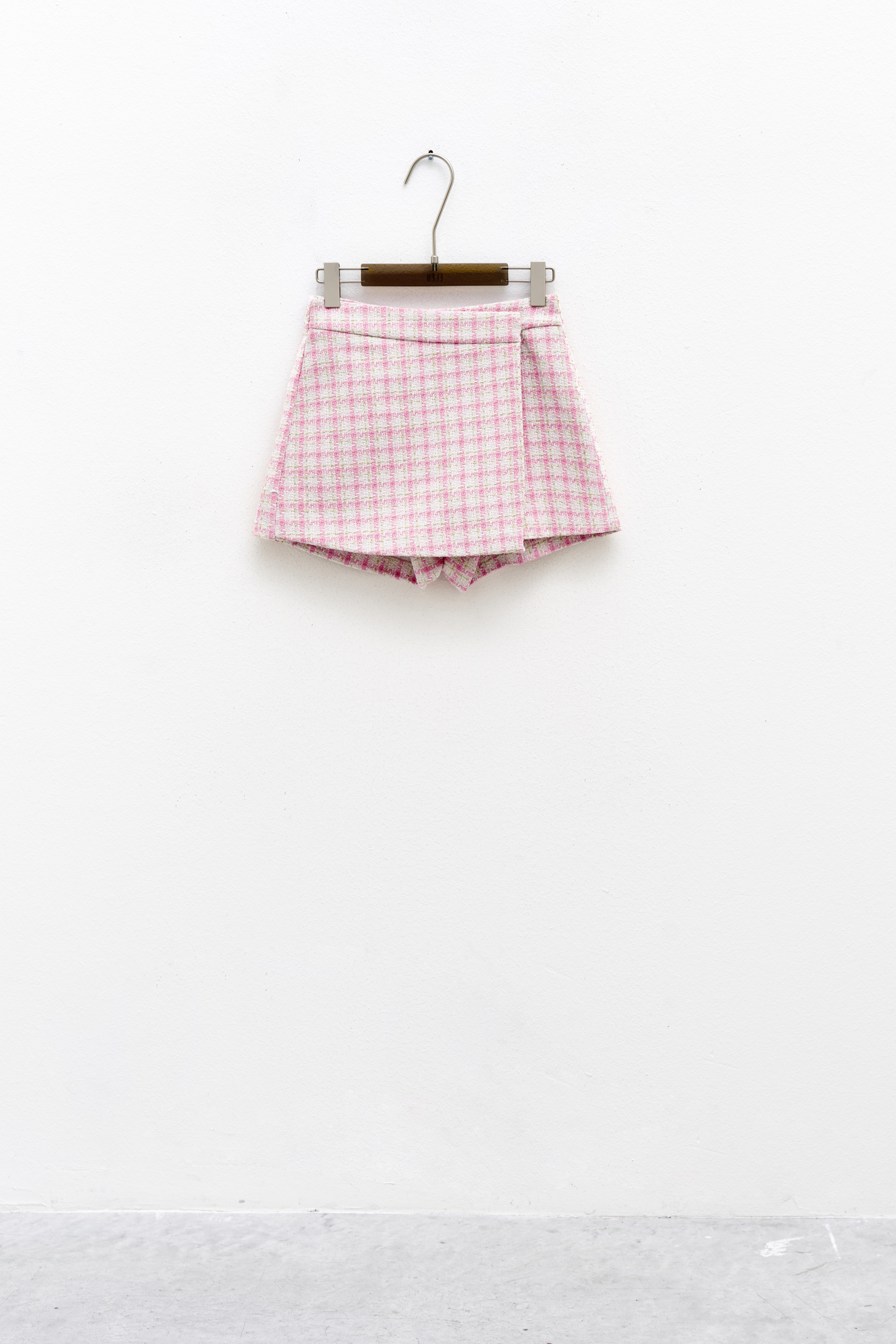 SHORTS IN TWEED
