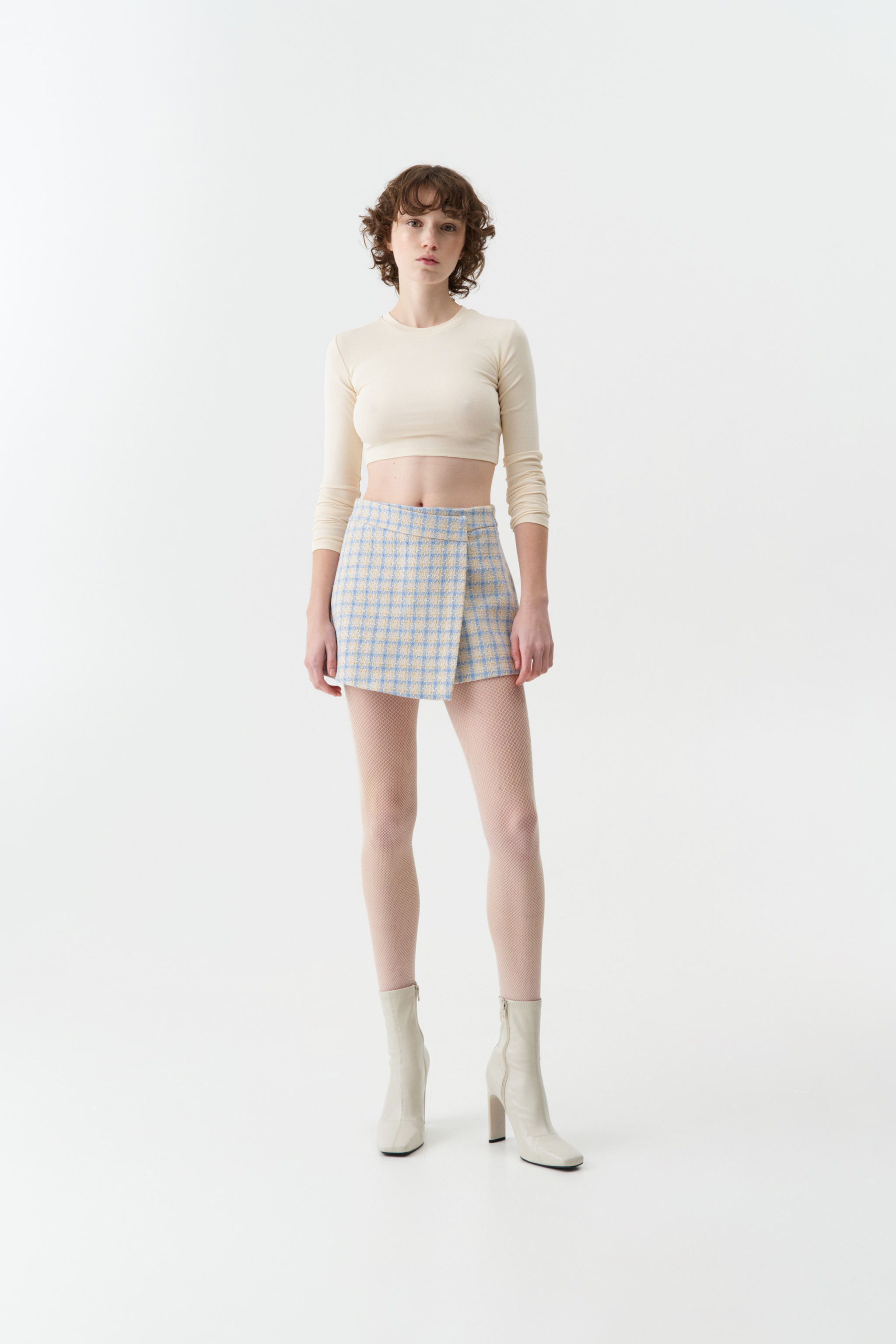SHORTS IN TWEED